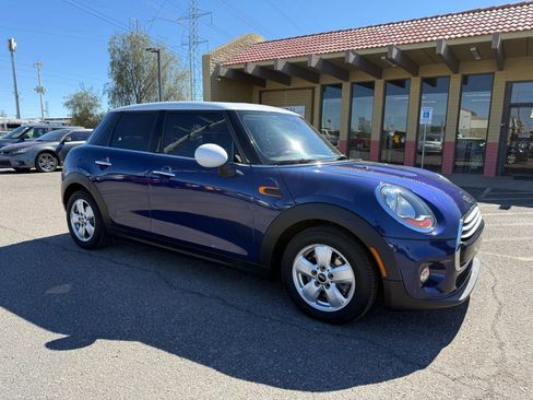 Used 2015 MINI Cooper 4-Door Hardtop image 13