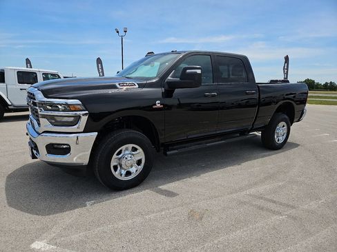 New 2026 RAM 2500 Tradesman AWD/4WD image 2