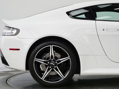 Used 2016 Aston Martin V8 Vantage GT RWD image 41