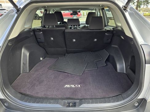 Used 2019 Toyota RAV4 XLE image 10