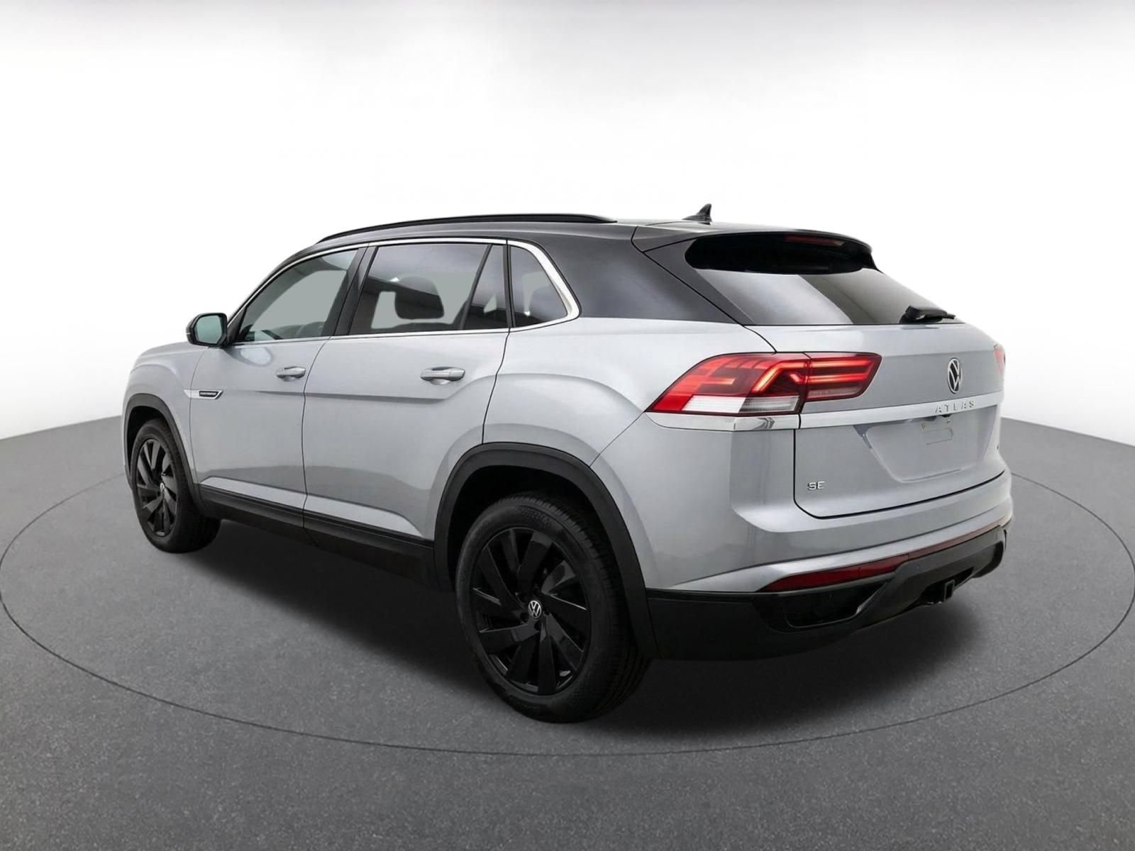 Used 2026 Volkswagen Atlas Cross Sport SE FWD image 6