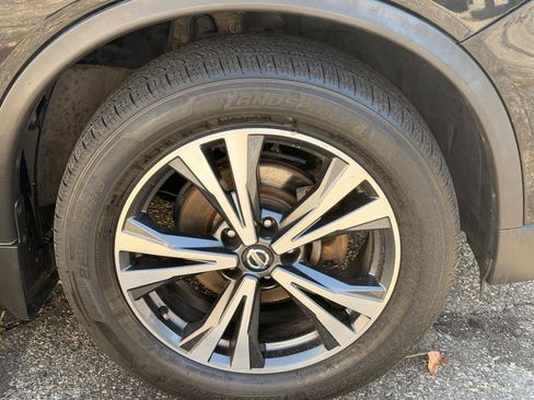 Used 2017 Nissan Rogue SL w/ SL Premium Package AWD/4WD image 14