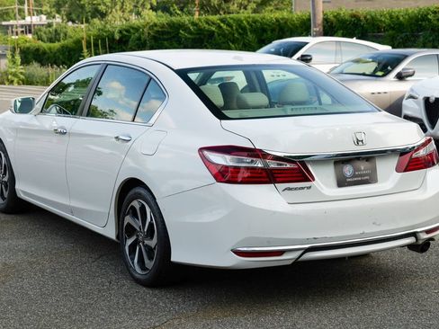 Used 2016 Honda Accord EX image 5