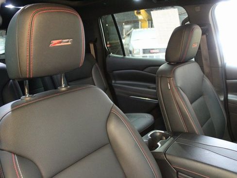 Used 2024 Chevrolet Traverse Z71 w/ Enhanced Driving Package image 11