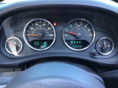 Used 2017 Jeep Wrangler Unlimited Sahara w/ Max Tow Package AWD/4WD image 25