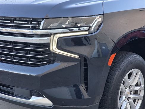Used 2024 Chevrolet Suburban LT image 6