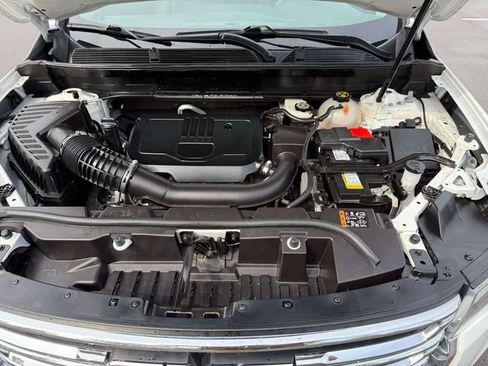 Used 2023 GMC Acadia SLE w/ Driver Convenience Package AWD/4WD image 19