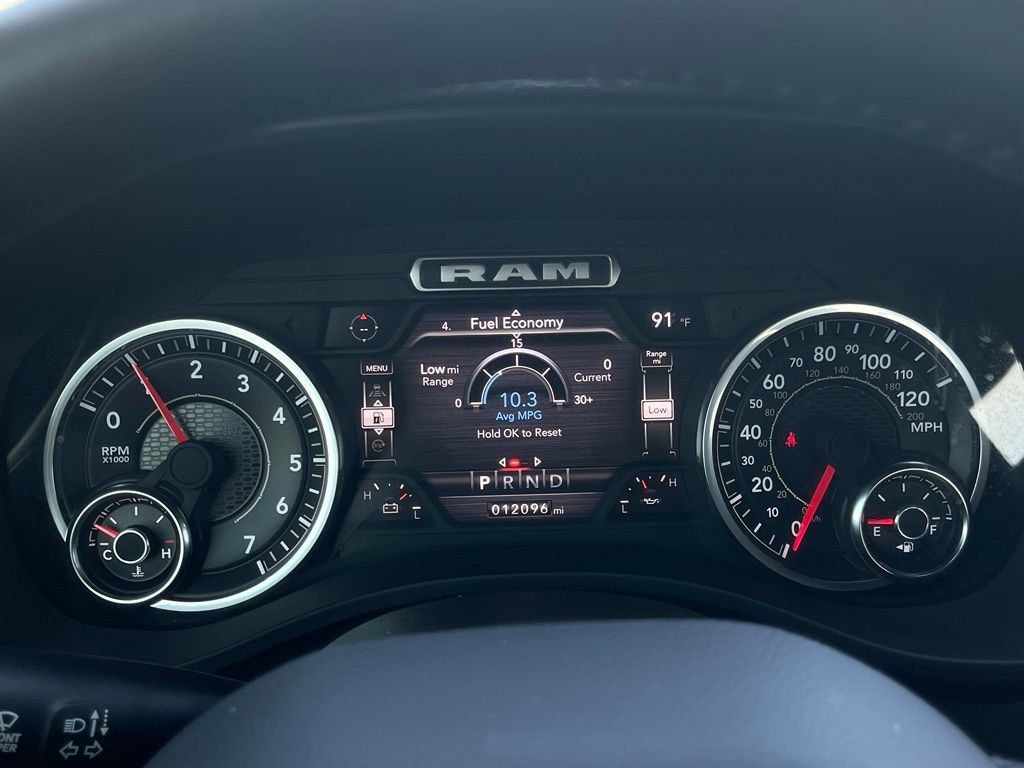 Used 2024 RAM 1500 Laramie AWD/4WD image 27