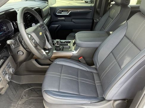 Used 2025 Chevrolet Silverado 1500 High Country w/ High Country Premium Package image 4