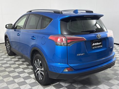 Used 2017 Toyota RAV4 LE image 7