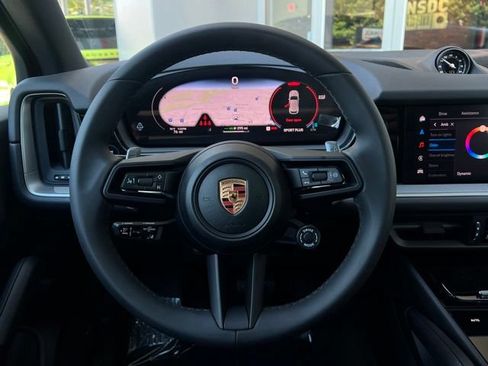 Used 2025 Porsche Cayenne E-Hybrid AWD/4WD image 31