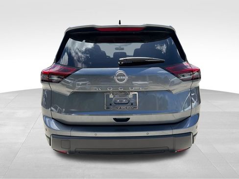 Used 2024 Nissan Rogue S FWD image 6