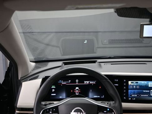 Used 2023 Nissan Ariya FWD image 17