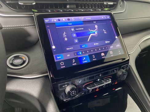 New 2025 Jeep Grand Cherokee L Limited w/ Black Appearance Package image 6