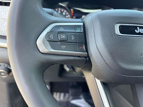 Certified 2023 Jeep Compass Latitude image 18