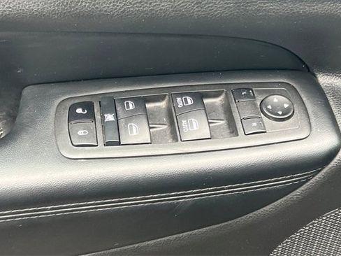 Used 2022 Jeep Grand Cherokee Limited image 12