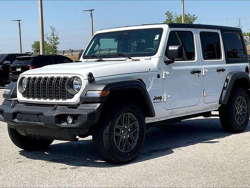 Used 2025 Jeep Wrangler Sport S AWD/4WD image 3