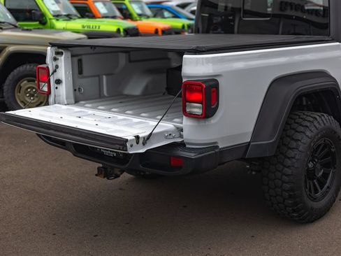 Used 2020 Jeep Gladiator Sport w/ Quick Order Package 24S AWD/4WD image 9