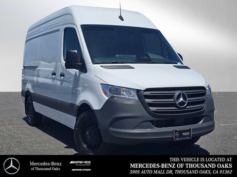 Used 2025 Mercedes-Benz Sprinter 2500 image 1