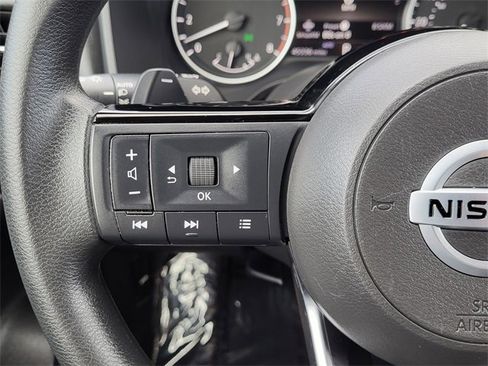 Used 2021 Nissan Rogue S image 16