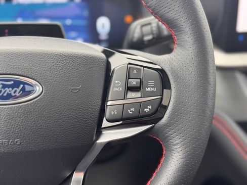 Used 2025 Ford Explorer ST-Line w/ ST-Line Street Pack image 11