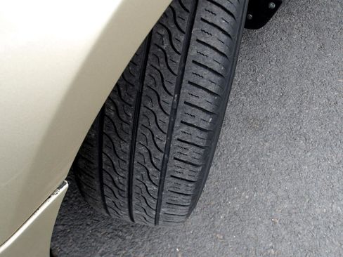 Used 2010 Chrysler Sebring Touring image 19