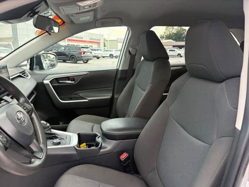 Used 2025 Toyota RAV4 XLE AWD/4WD image 24