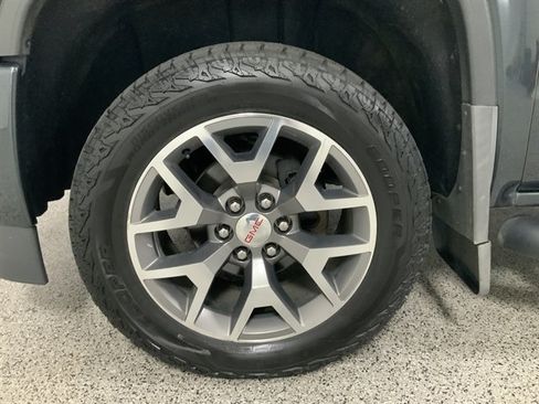 Used 2018 GMC Sierra 1500 SLT AWD/4WD image 11