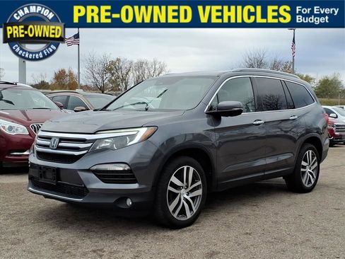 Used 2016 Honda Pilot Touring image 1