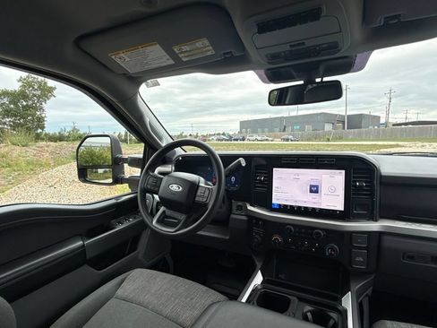 Used 2024 Ford F250 XLT w/ Black Appearance Package AWD/4WD image 19