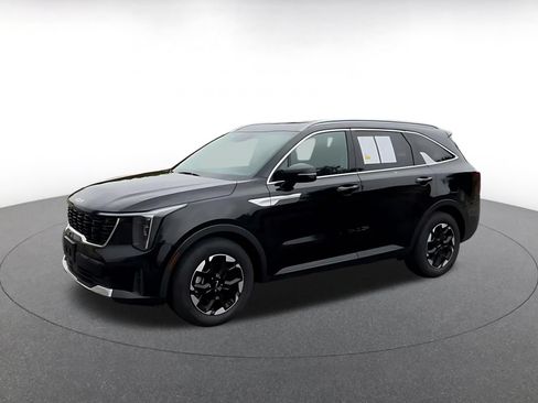 Used 2024 Kia Sorento S FWD image 7
