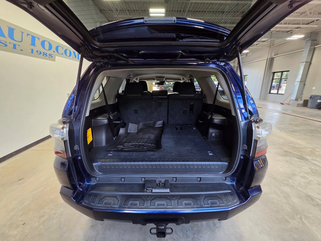 Used 2021 Toyota 4Runner SR5 AWD/4WD image 10