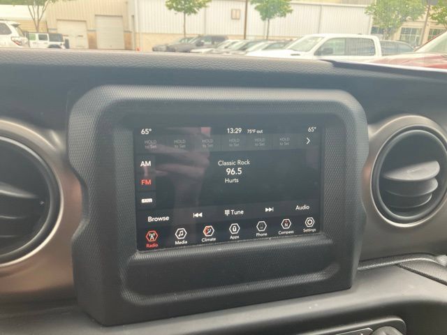 Used 2020 Jeep Gladiator Sport w/ Quick Order Package 24S AWD/4WD image 13