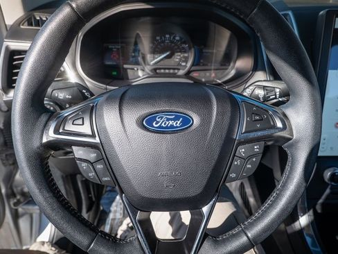 Used 2024 Ford Edge Titanium image 19