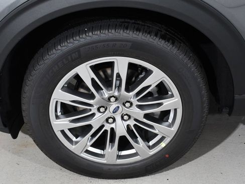 New 2025 Ford Explorer Active w/ Active Comfort Package image 25