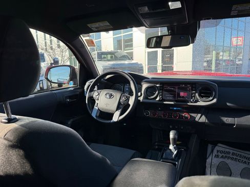 Used 2023 Toyota Tacoma TRD Sport image 27