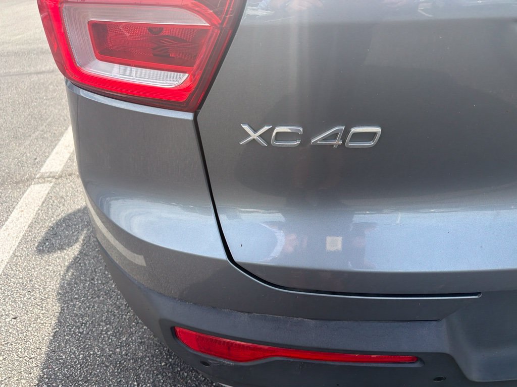 Used 2019 Volvo XC40 T5 Momentum AWD/4WD image 5