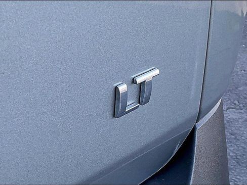 Used 2023 Chevrolet Traverse LT image 8