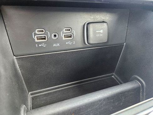 Used 2023 Jeep Grand Cherokee Laredo AWD/4WD image 27
