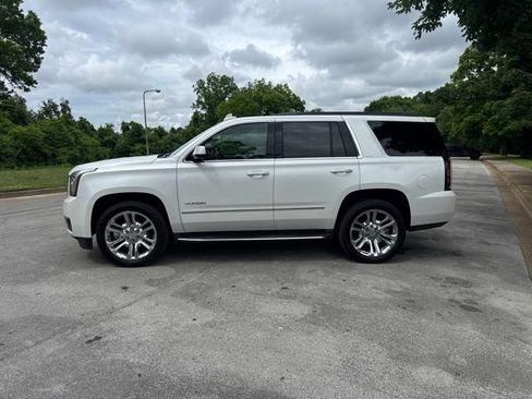 Used 2017 GMC Yukon SLT w/ Premium Edition AWD/4WD image 4