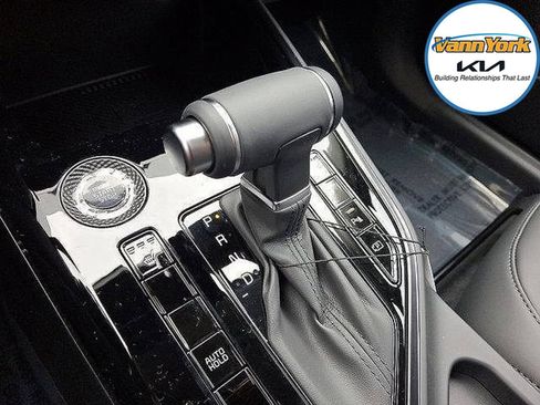 New 2025 Kia Niro EX image 8