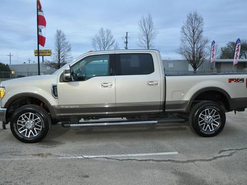 Used 2017 Ford F250 Lariat w/ Lariat Value Package image 2