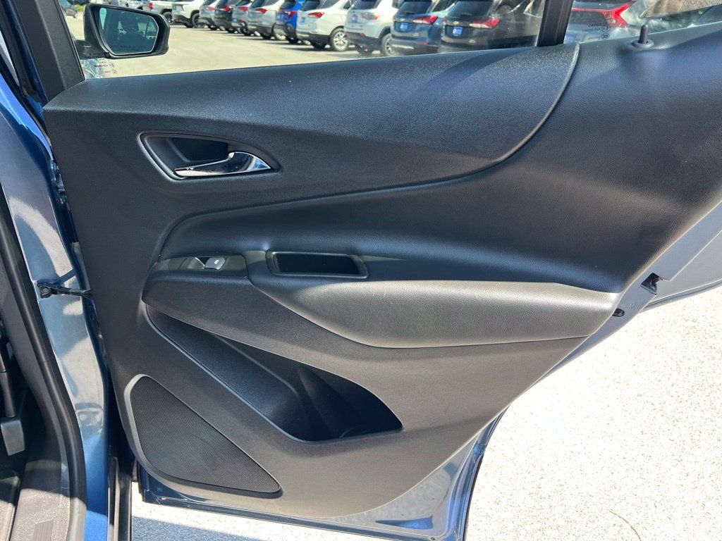 Used 2024 Chevrolet Equinox LT AWD/4WD image 25