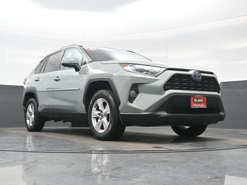 Used 2021 Toyota RAV4 XLE w/ Convenience Package image 26