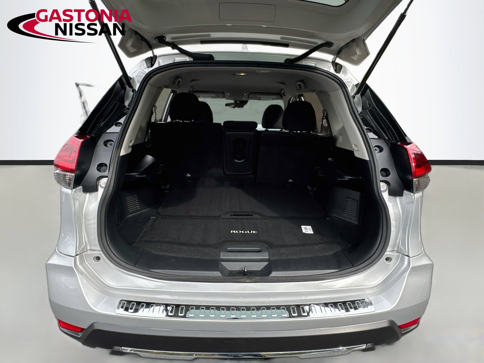 Used 2019 Nissan Rogue S w/ Special Edition Package FWD image 31