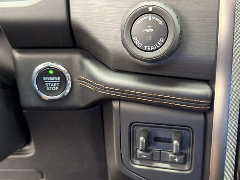 Used 2023 Ford Expedition Platinum image 21