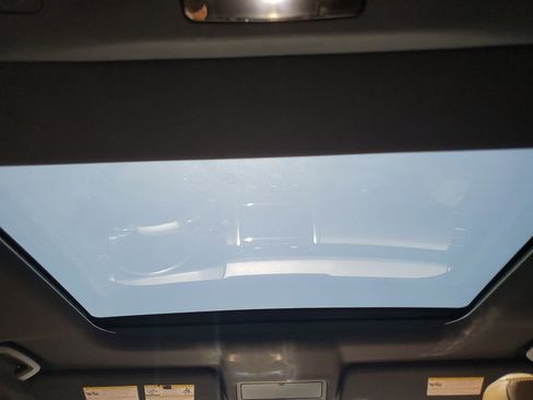 Used 2019 Land Rover Discovery HSE image 20