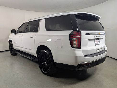 Used 2022 Chevrolet Suburban LT AWD/4WD image 5