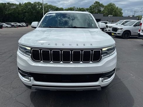 Used 2022 Jeep Wagoneer Series II AWD/4WD image 5