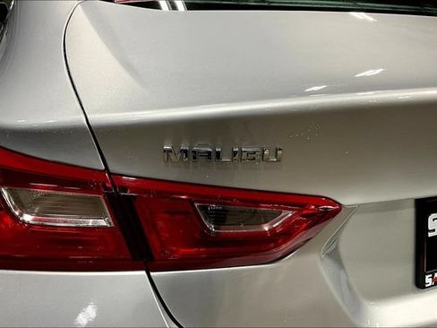 Used 2018 Chevrolet Malibu LT FWD image 23